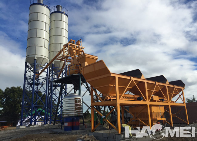 hopper feeding concrete batching plant